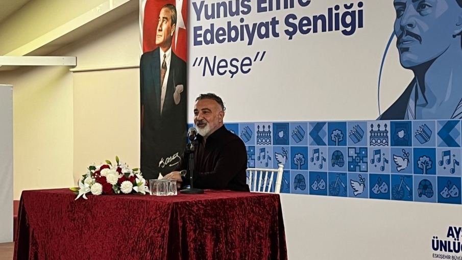 Cengiz Bozkurt Eskişehir’de sevenleriyle buluştu: Haller’de yoğun ilgi